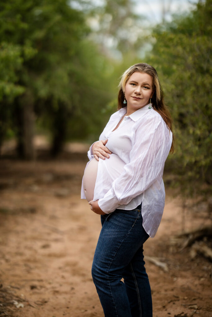 Pregnancy portrait of Gemma in a Central Queensland garden